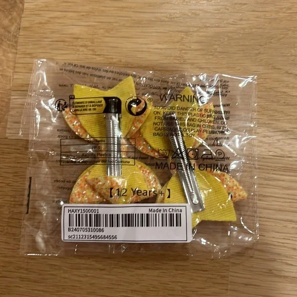 NWT Yellow glitter hair bows for girl - Picture 2 of 2